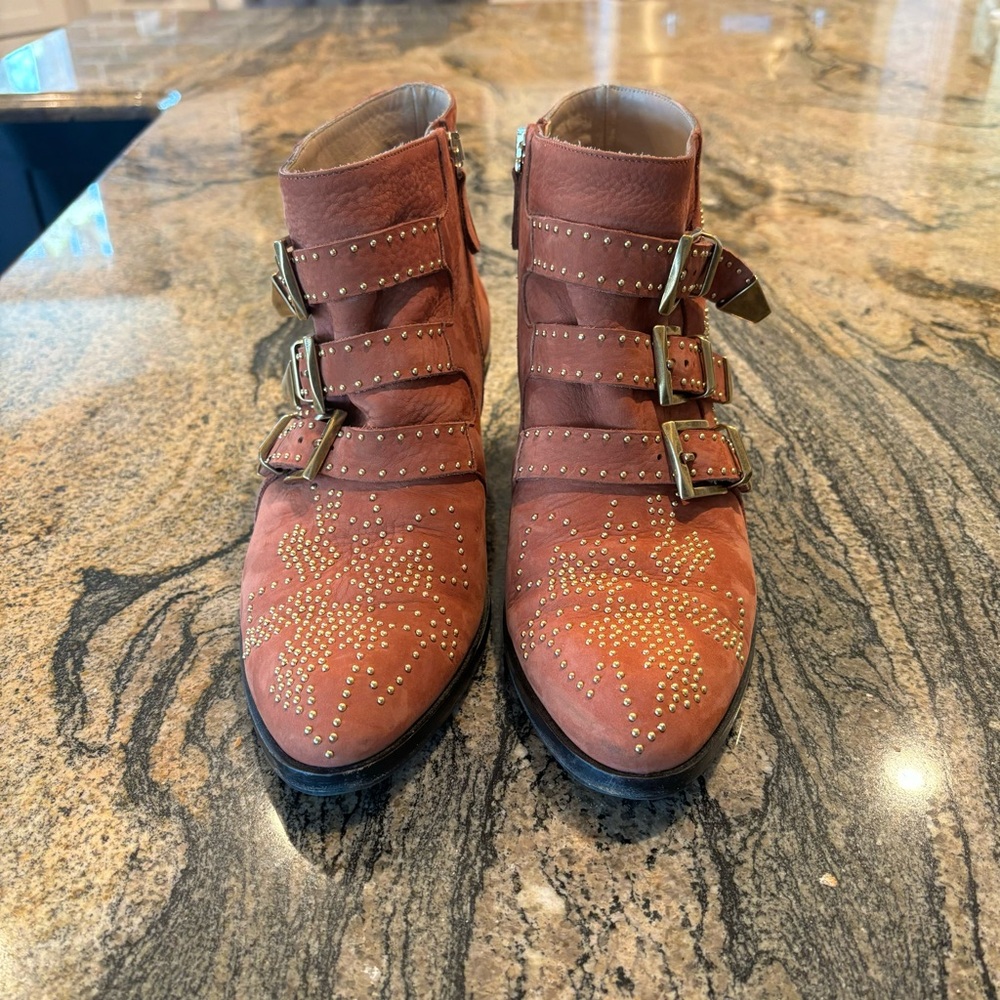 Susanna chloe bootie.
Wonderful everyday boot with a little edge.